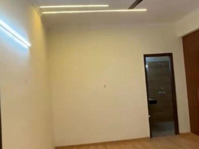 Rental | 2.5 BHK + Study Room 1370 Sq.Ft. Apartment in Amrapali Crystal Homes