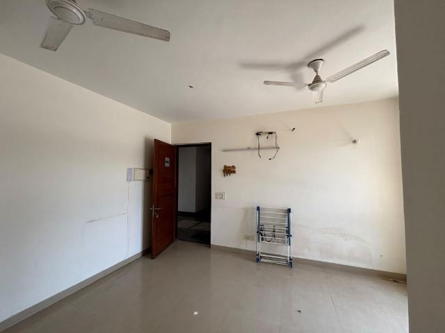Rental | 2.5 BHK + Study Room 950 Sq.Ft. Apartment in Emaar Emerald Estate