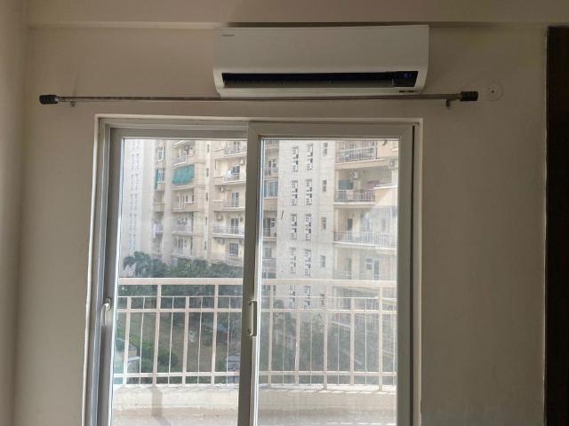Rental | 2.5 BHK + Study Room 930 Sq.Ft. Apartment in Supertech Cape Town