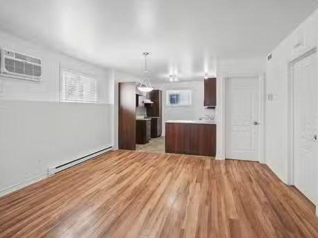 Cheap 2 174 Rue Galipeau, Thurso, QC, J0X 3B0 house for leas.