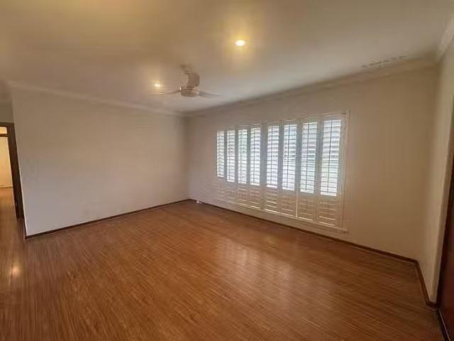 Rental! 2 Thorman Place, Booragoon, WA 6154