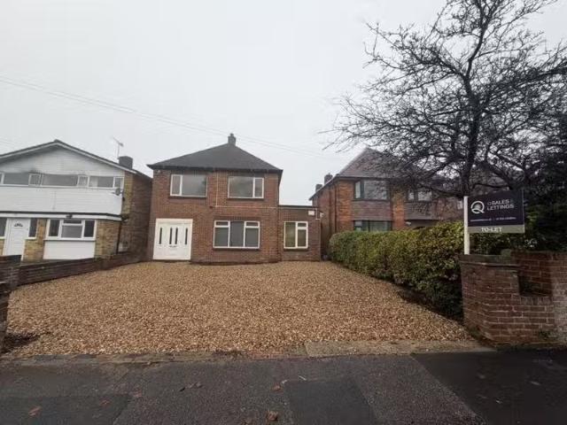 Unique 2 BA 4 bedroom detached house for rent in Talbot Drive.