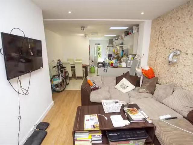 New 2 BA 6 bedroom house for rent in Heeley Road, Birmingham.