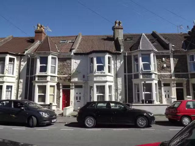 Charming 2 BA 6 bedroom house for rent in Raleigh Road, Southv.