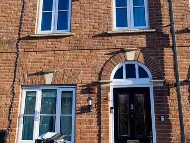 New 2 BA 1 bedroom house share for rent in Hallbridge Gardens.