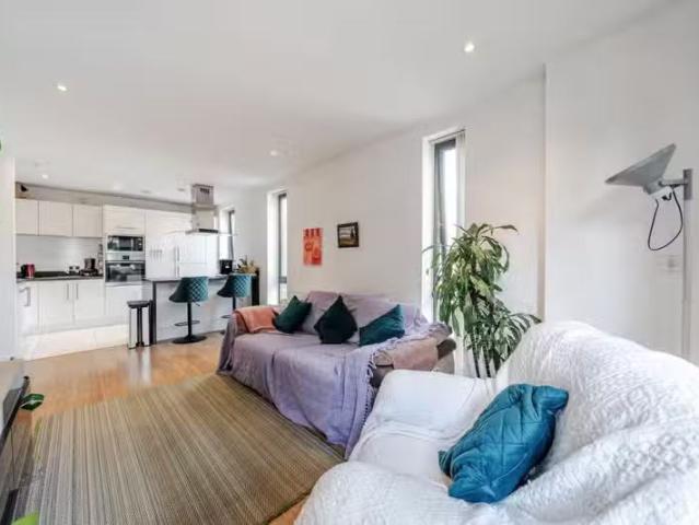 Nice 2 BA 2 bedroom apartment for rent in Harford Street, Lond.