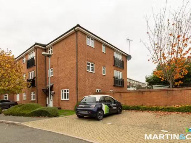 Just in! 2 BA 2 bedroom ground floor flat for rent in Haunch C.