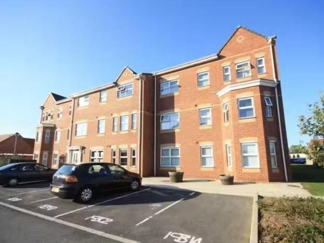 Unique 2 BA 2 bedroom ground floor flat for rent in Lowther Dr.