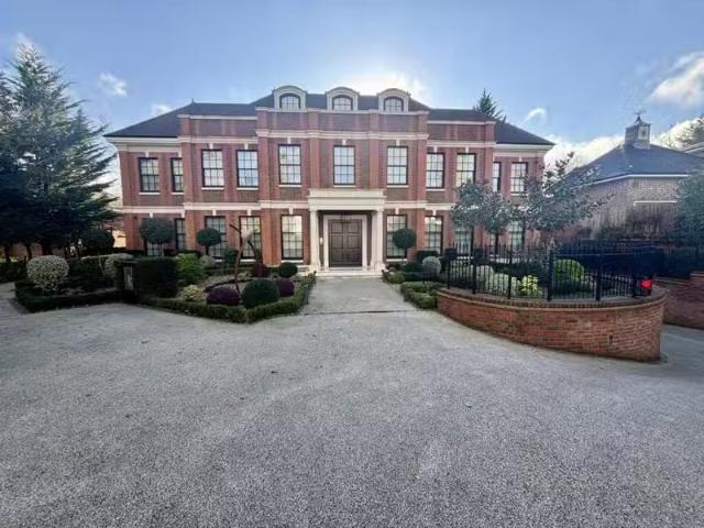 Nice 2 BA 2 bedroom flat for rent in 22 Beech Hill, Barnet, EN4
