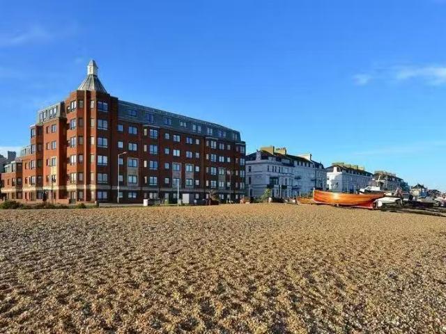 Unique 2 BA 2 bedroom flat for rent in The Queens, Ranelagh Ro.