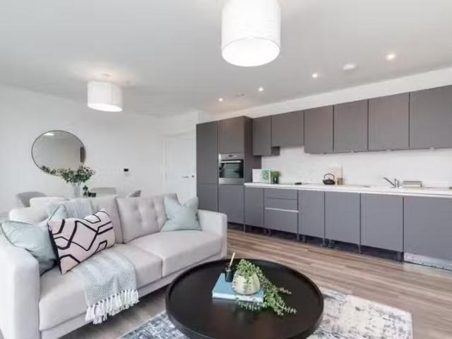 Unique 2 BA 2 bedroom flat for rent in Thunderer Street, Londo.