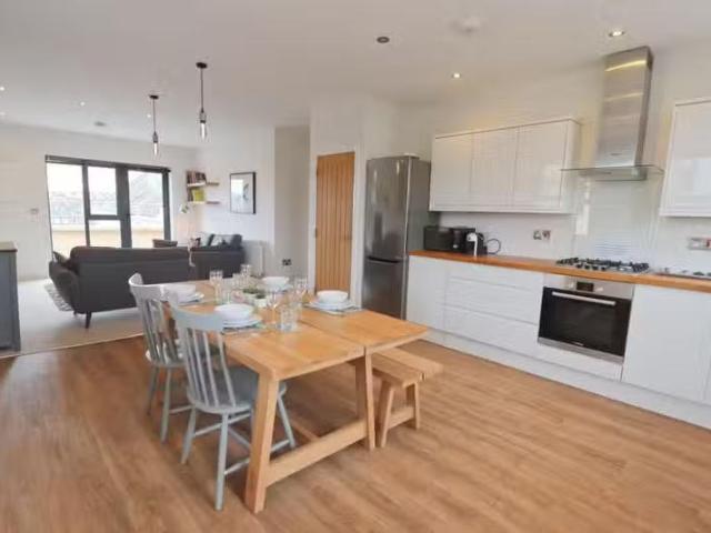 For Rent! 2 BA 2 bedroom flat for rent in Westhaus, Coronation.