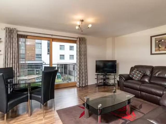 Cozy 2 BA 2 bedroom flat for rent in Charlotte Street, Mid Flo.