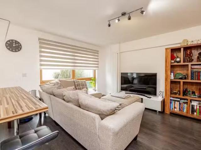 New 2 BA 2 bedroom flat for rent in Charlotte Street, Ground F.