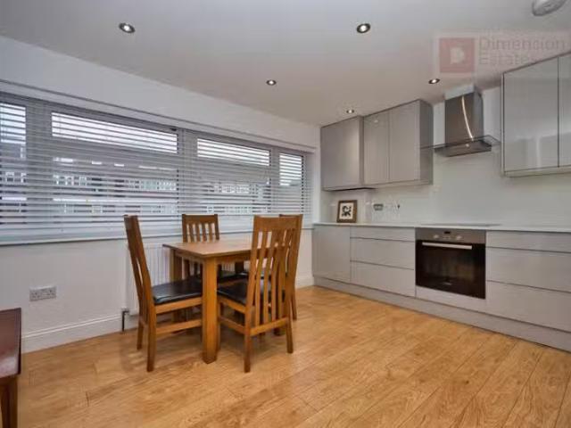 Charming 2 BA 2 bedroom maisonette for rent in Lower Clapton R.