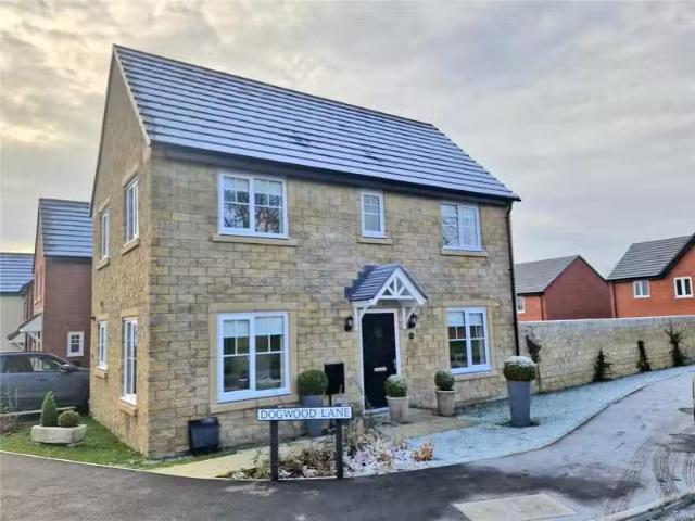 Rental! 2 BA 3 bedroom detached house for rent in Dogwood Lane.