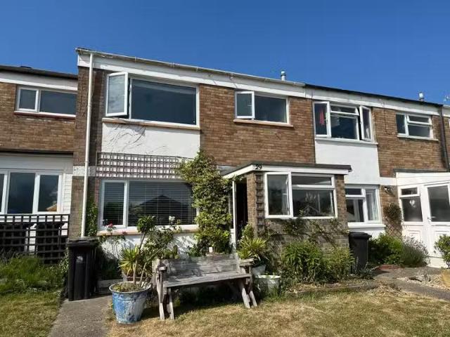 Charming 2 BA 3 bedroom house for rent in Meadows Close, Upton.