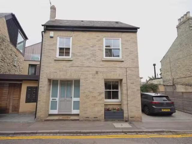 Nice 2 BA 3 bedroom house for rent in Trafalgar Road, Cambridg.