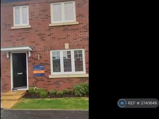 Rental! 2 BA 3 bedroom semi detached house for rent in Station.