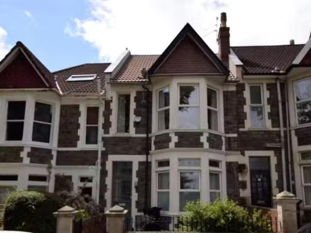 New 2 BA 3 bedroom terraced house for rent in Nutgrove Avenue.