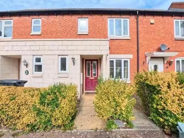 Nice 2 BA 3 bedroom terraced house for rent in Sloe Close, Wes.