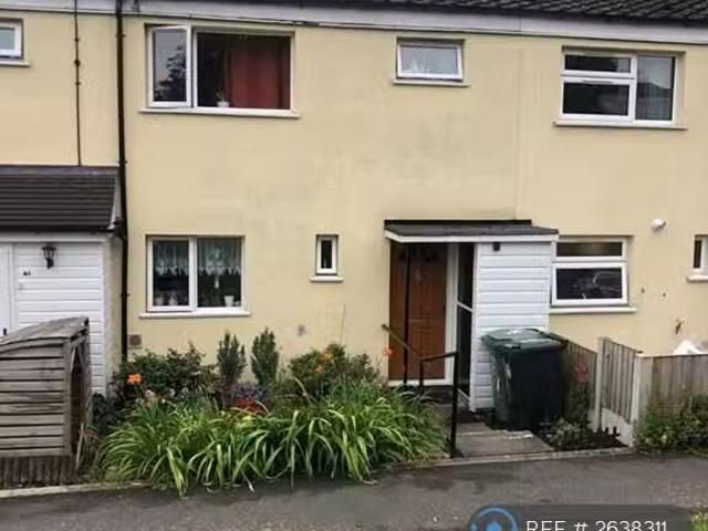 Cheap 2 BA 3 bedroom terraced house for rent in Rushock Close.