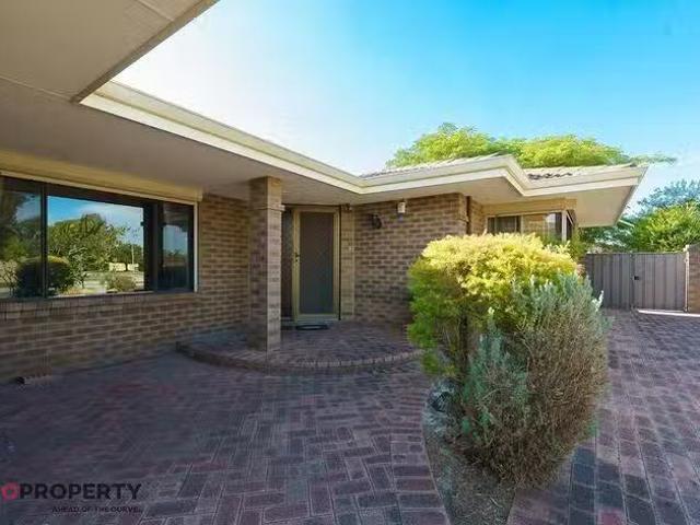 Just in! 2 Bauhinia Ridge, Dianella, WA 6059