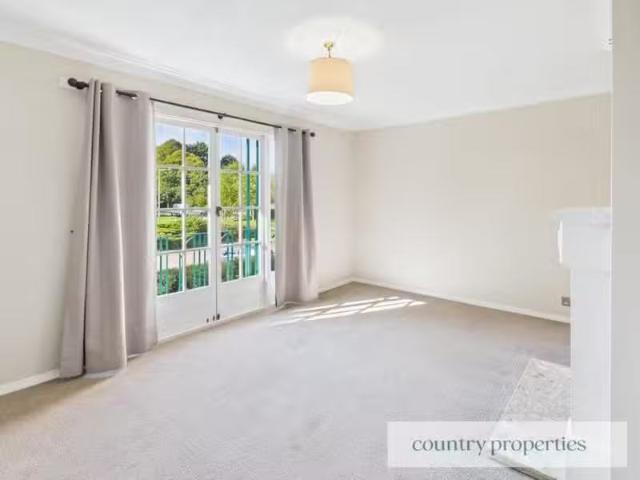 New 2 bedroom maisonette for rent in Knightsfield, Welwyn Gard.