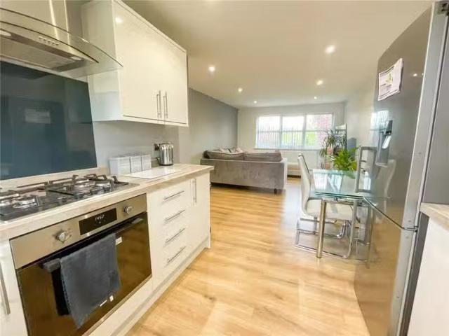 Deal! 2 bedroom maisonette for rent in Old Forest Way, Birming.