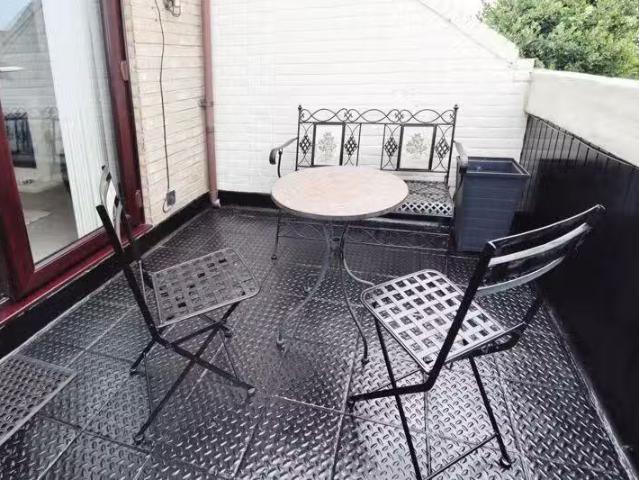 Deal! 2 bedroom maisonette for rent in Victoria Place, Brightl.