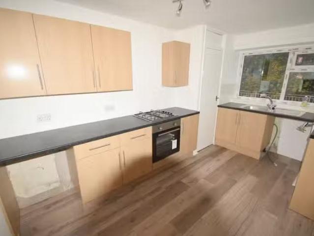 Unique 2 bedroom apartment for rent in Wharncliffe Road, Shipl.