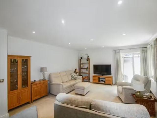 New 2 bedroom apartment for rent in Beechcroft, New London Roa.