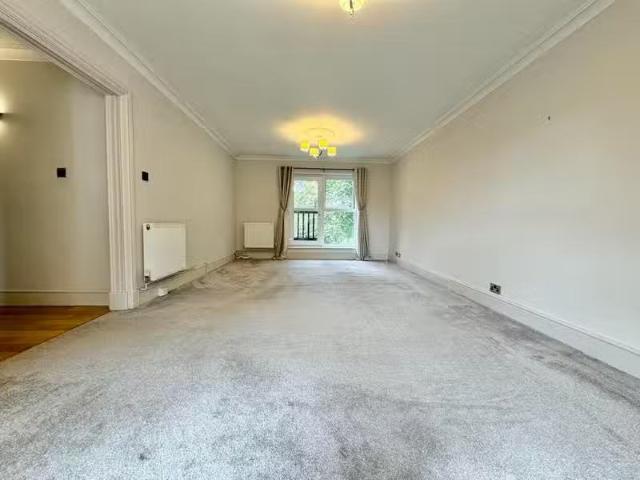 Unique 2 bedroom apartment for rent in Copper Beeches, 40 Scho.