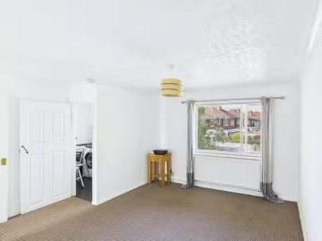 Nice 2 bedroom apartment for rent in Lazy Hill, Sheldon, Birmi.