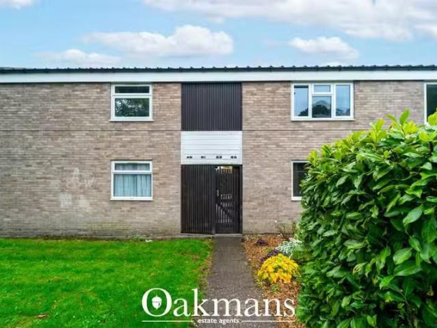 Charming 2 bedroom apartment for rent in Leahurst Crescent, Bi.