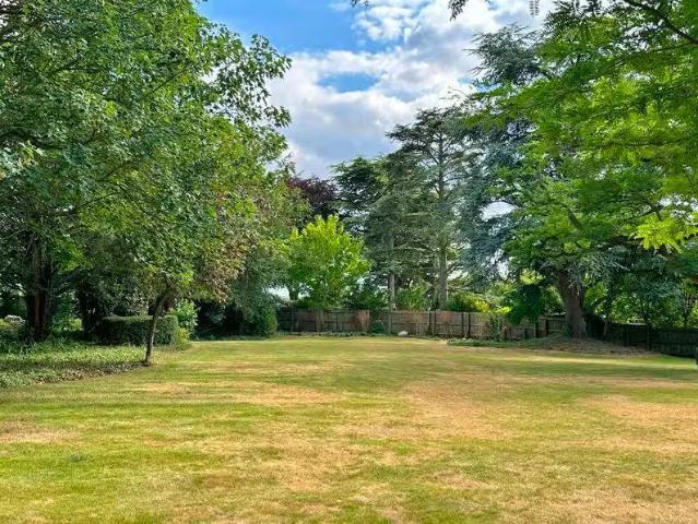 Unique 2 bedroom apartment for rent in Meridian Gardens, Newma.