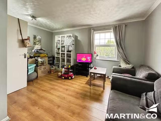 Cozy 2 bedroom apartment for rent in Shearers Way, Boreham, Ch.