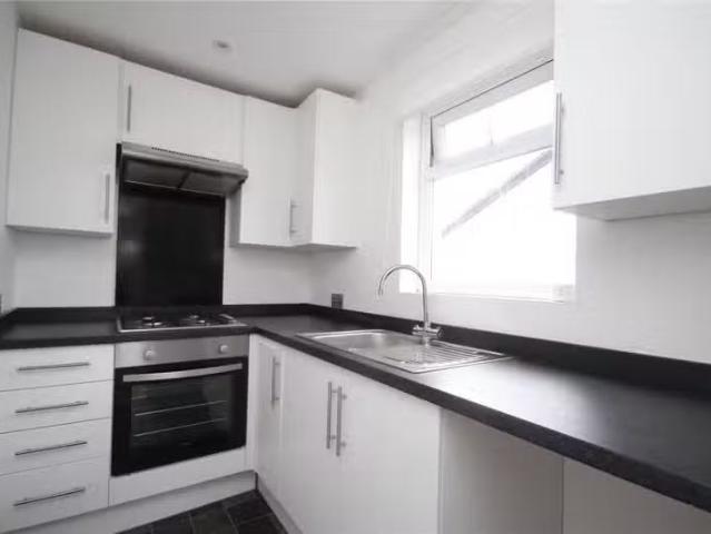 Rental! 2 bedroom bungalow for rent in Kingfisher Way, Ringwoo.