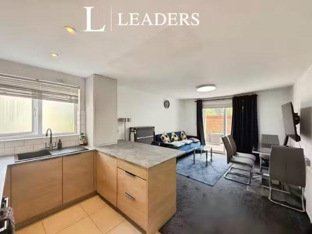 Cozy 2 bedroom flat for rent in Cambridge Road, Bournemouth, BH2