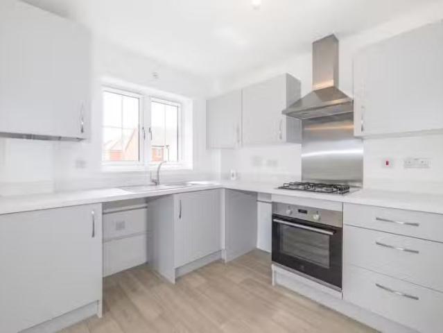 Charming 2 bedroom flat for rent in Central Boulevard, Aylesha.
