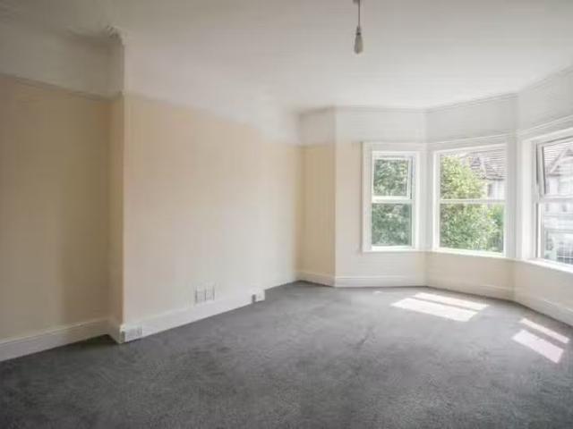 Cozy 2 bedroom flat for rent in Clevedon Road, Weston super Ma.