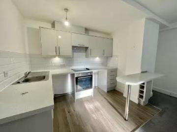 Just in! 2 bedroom flat for rent in Fernwood Court, Christchur.