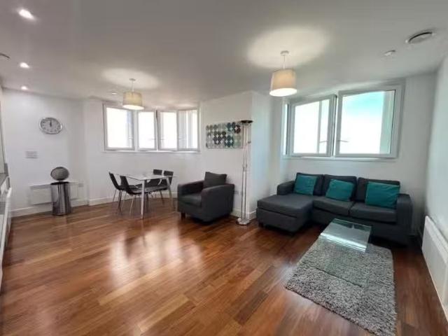 Rental! 2 bedroom flat for rent in Hagley Road, Birmingham, We.