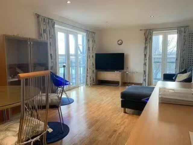 Rental! 2 bedroom flat for rent in Magretian Place, South Mews.