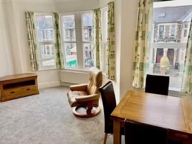 Cozy 2 bedroom flat for rent in Whitchurch Road, Cardiff, CF14