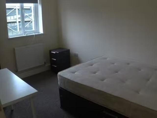 Nice 2 bedroom flat for rent in Town Centre, Hatfield, Hertfor.