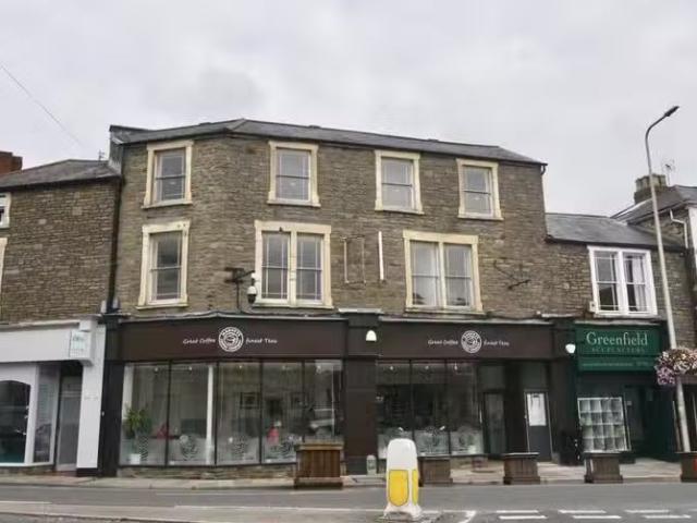 Charming 2 bedroom flat for rent in The Triangle, Clevedon, No.