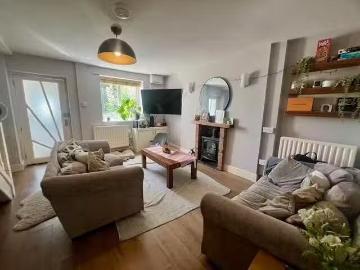 Rental! 2 bedroom house for rent in Ty Mawr Road, Llandaff Nor.