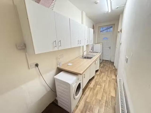 Unique 2 bedroom house for rent in Union Road,, Bradford, BD7