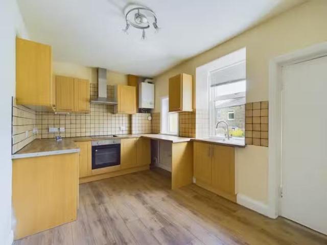 Rental! 2 bedroom terraced house for rent in Rosemount Avenue.